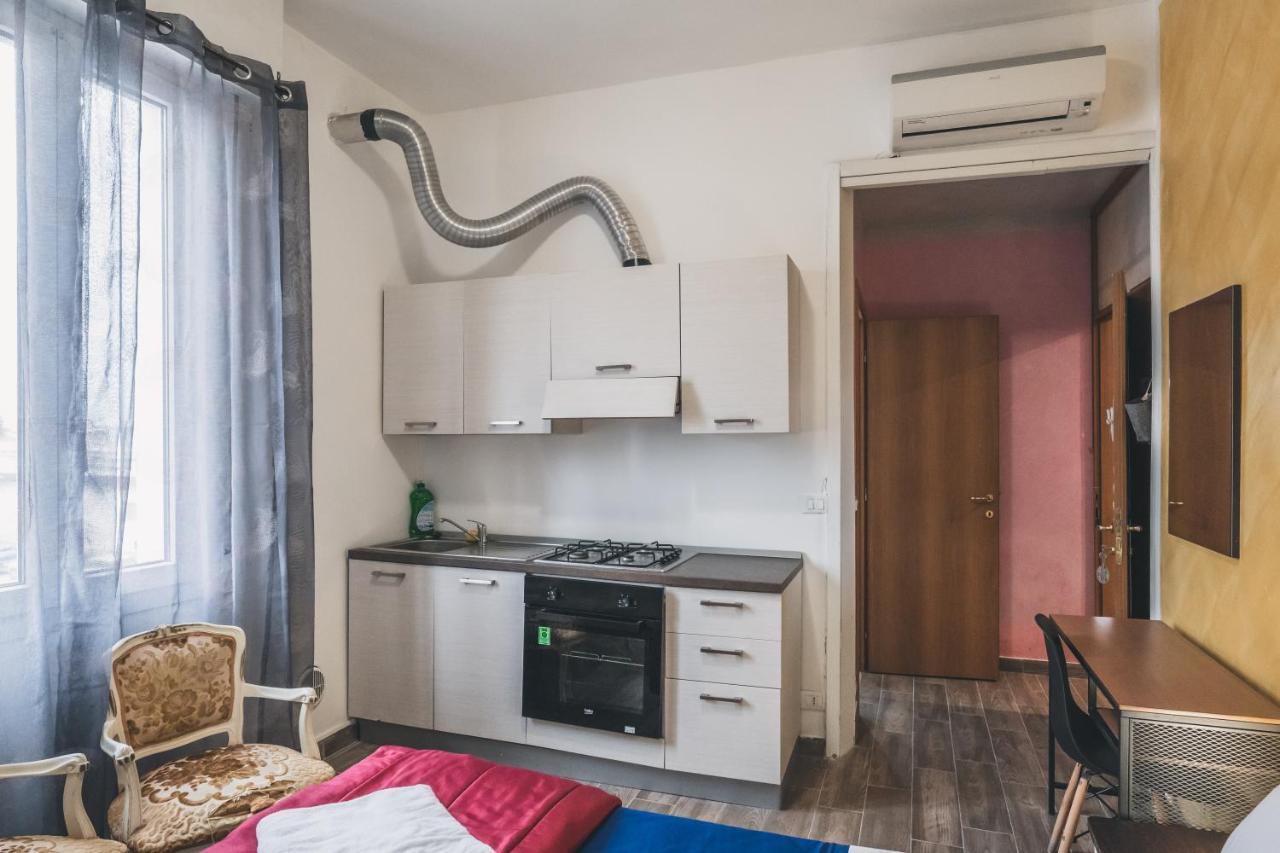 Bulldog Station Apartments With Private Wc, Ac, Tv Mestre Exterior foto