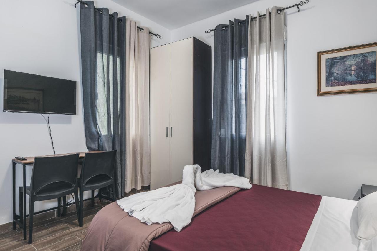 Bulldog Station Apartments With Private Wc, Ac, Tv Mestre Exterior foto